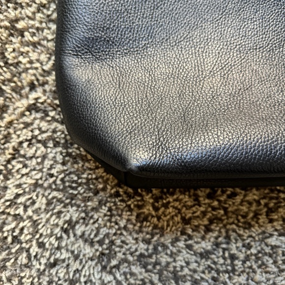 Cuyana Classic Structured Leather Tote with canvas insert - Picture 4 of 15